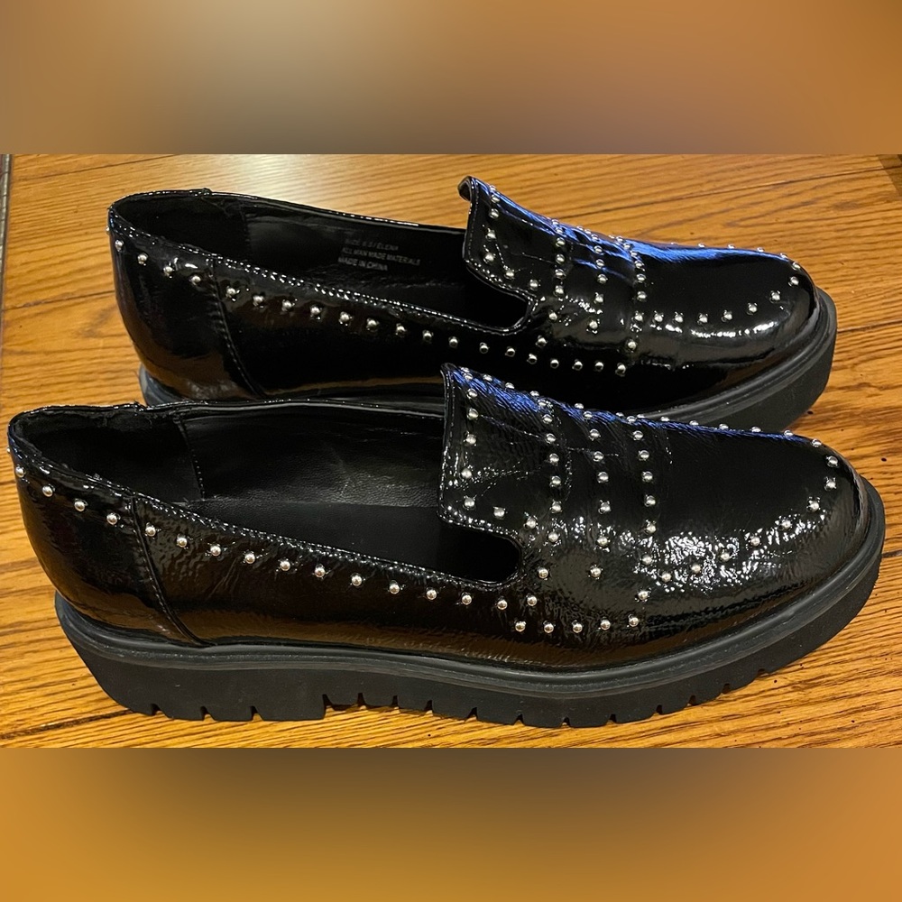 EUC JANE and the SHOE Elana women’s size 6.5, black patent with silver studs